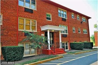 1st image of 2036 N Woodrow St APT 10