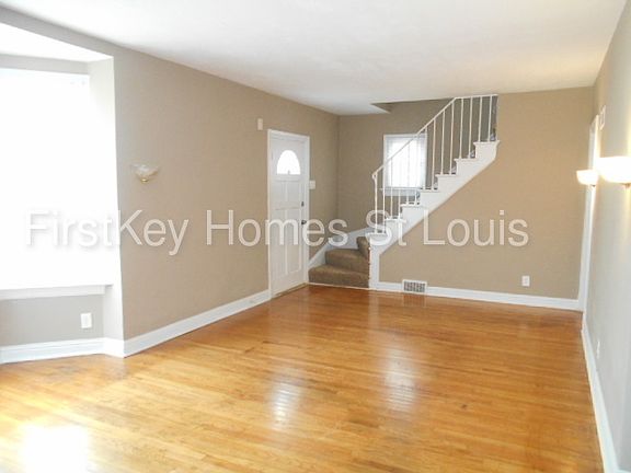 5th image of 47 N Harvey Ave