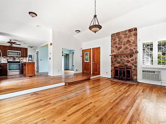 2nd image of 188 1st Avenue
