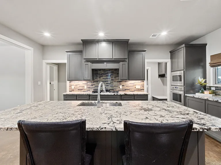 512 Barham Ln — Photo 12