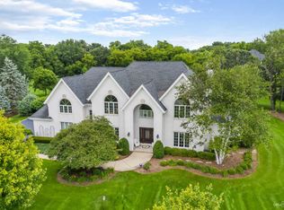 5N999 E Ridgewood Dr, St Charles, IL 60175