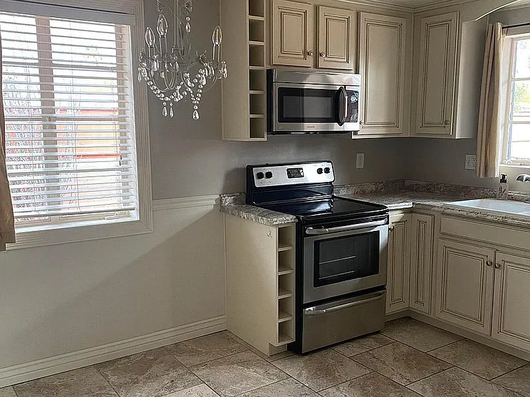 1224 N Treat Ave — Photo 6