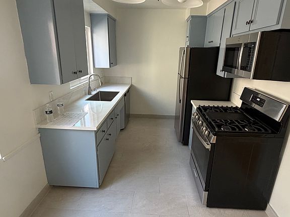 2nd image of 1128 20th St APT 4