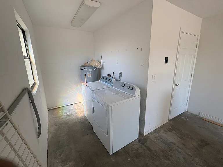 513 Greenbrough Dr — Photo 16