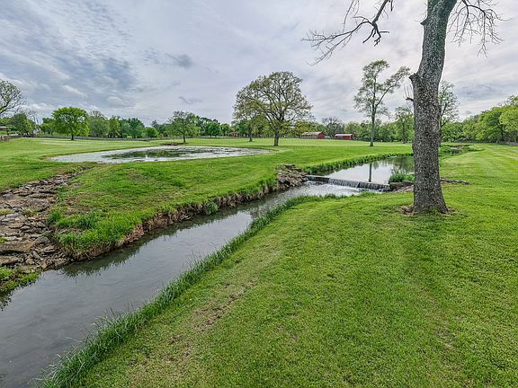 8th image of 117 Brights Ln