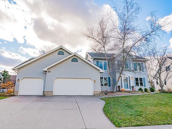 3rd image of 3730 Woodstone Dr