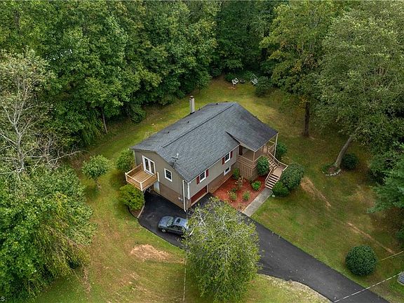 3rd image of 396 Dudley Ave