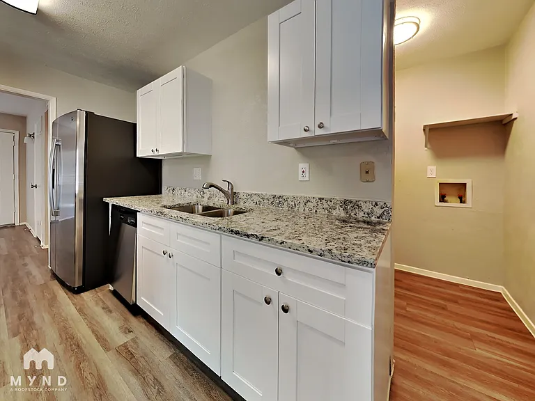 2822 Canary Ln — Photo 3