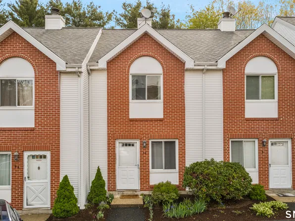 585 Park Road #7-3, Waterbury, CT 06708
