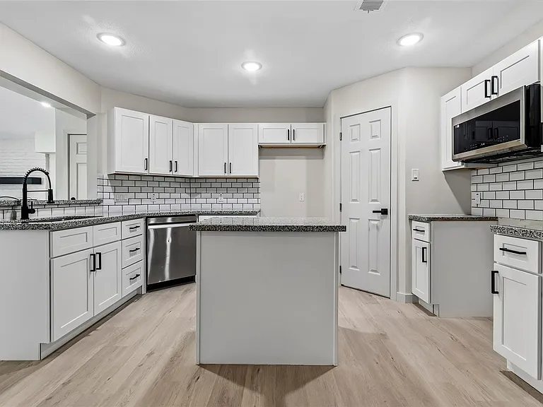 13414 Ravensway Dr — Photo 5