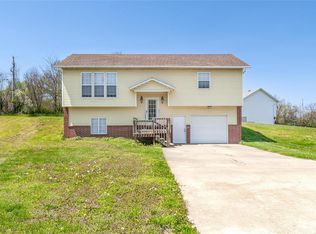 621 Twin Valley Dr, Lebanon, MO 65536