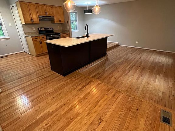 5th image of 9365 Tartan View Dr