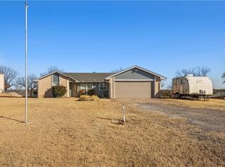 17050 Walnut Dr, Newalla, OK 74857