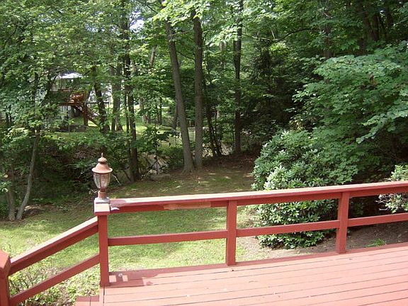 5th image of 448 Robin Ln