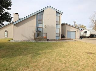 1109 Hickory St, Victoria, KS 67671