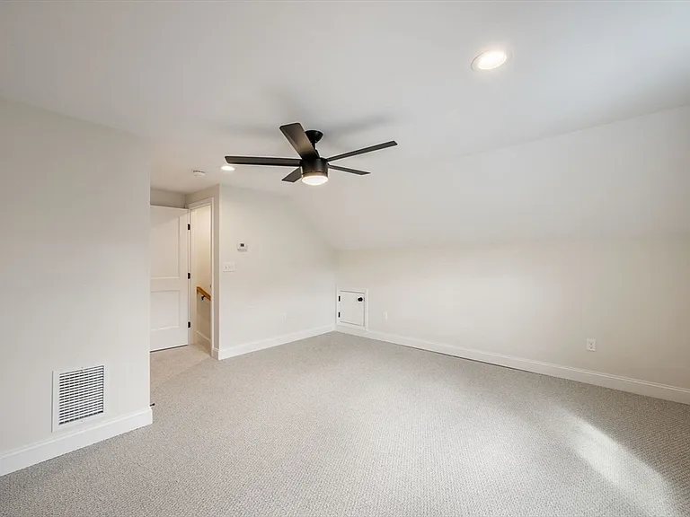 32 Union St #32 — Photo 37