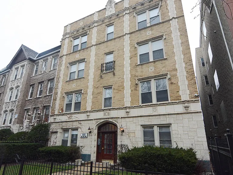 640 W Wrightwood Ave #103 — Photo 1