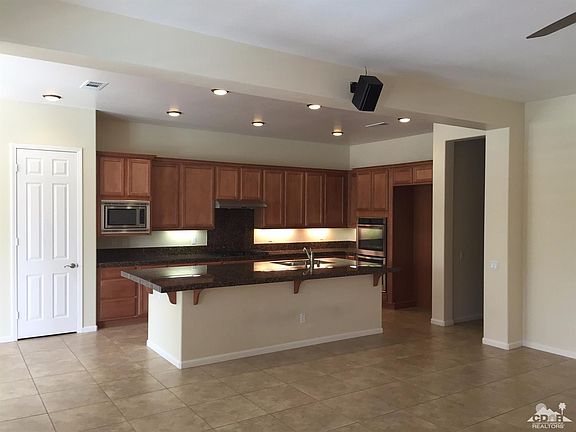4th image of 82440 Puccini Dr