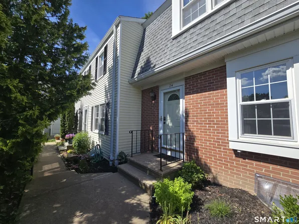 24 Tapping Reeve Village #24, Litchfield, CT 06759