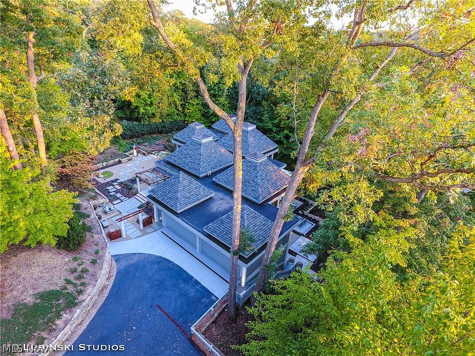 933 Top Of The Hill Rd, Akron, OH 44333 | MLS #5195749 | Zillow