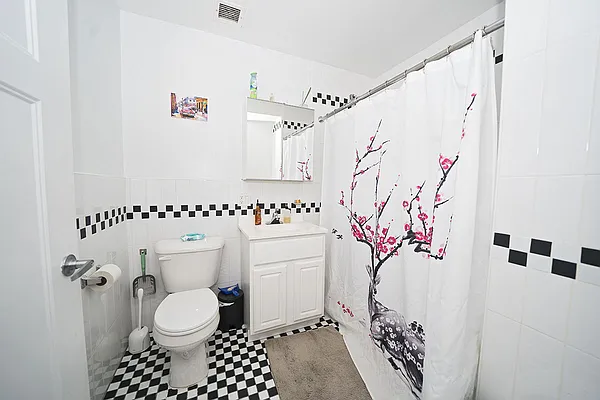 Rented by Level Group | media 24