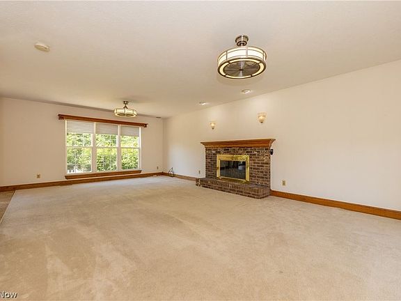 4th image of 1390 Cedar Creek Ct