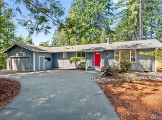 360 E Lakeland Dr, Allyn, WA 98524