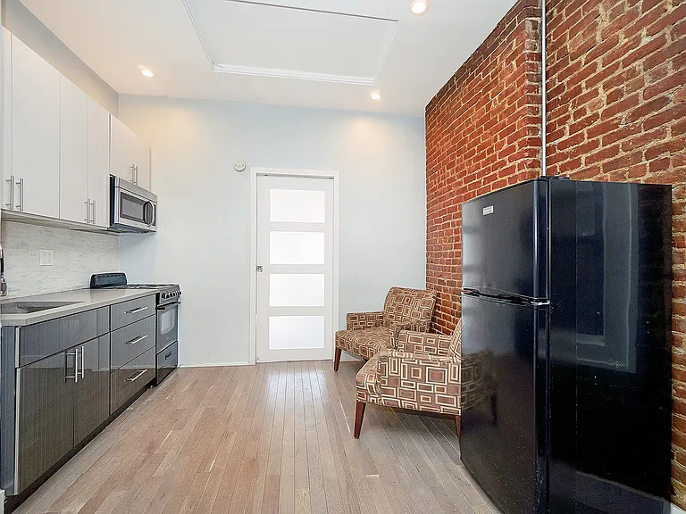503 W 47th St #5F — Photo 3