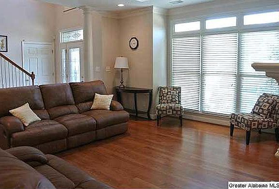 3rd image of 613 Willow Crest Cv