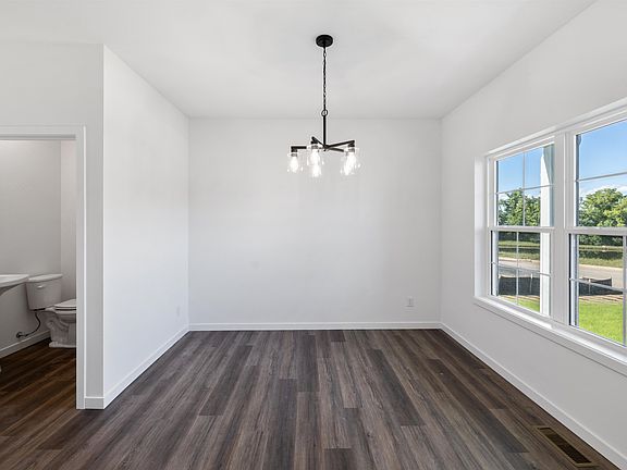 3rd image of 505 Ridge Ct