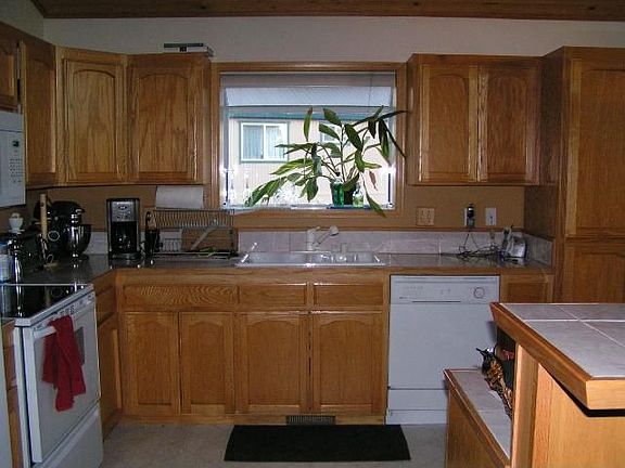2nd image of 16066 Melbourn Ct