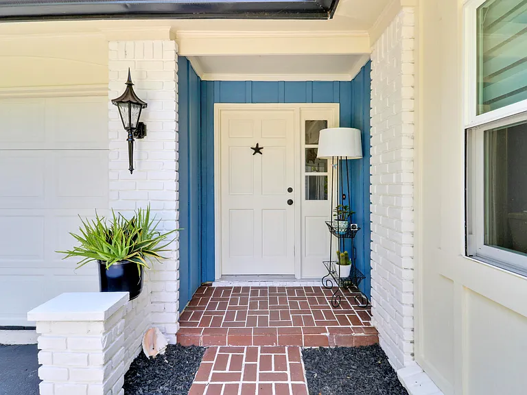 19928 Jasmine Dr — Photo 3