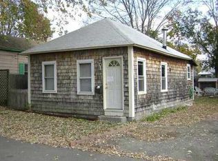 88 Uncas St, Warwick, RI 02889