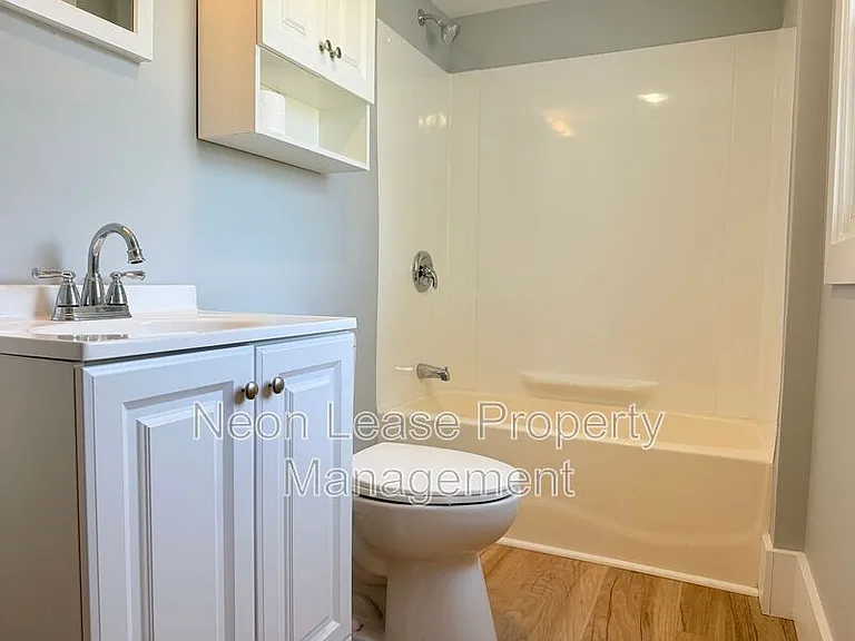 880 S State St #2 — Photo 11