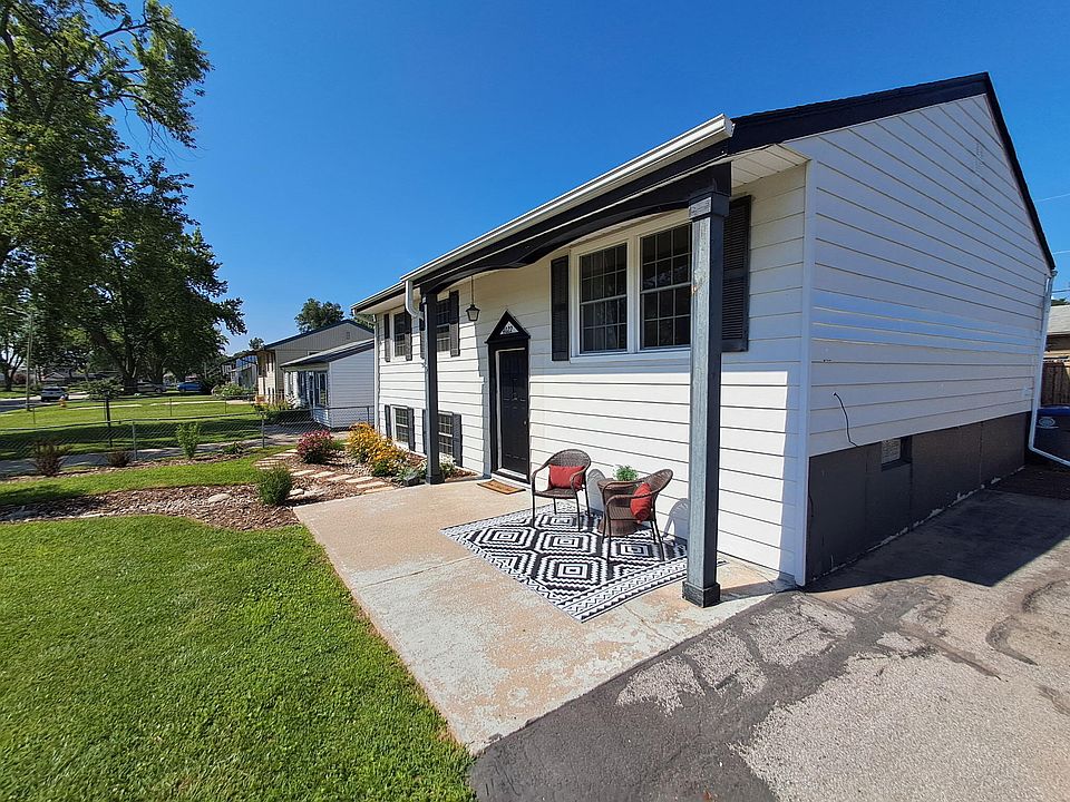 1st image of 4022 Ramelle Dr