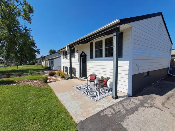 4022 Ramelle Dr, Council Bluffs, IA 51501