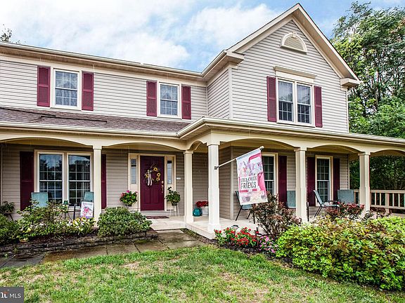 3rd image of 4409 Grayson Ln
