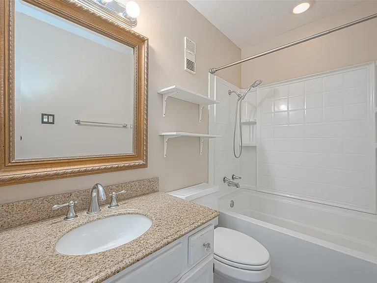 10217 Longmont Dr — Photo 24