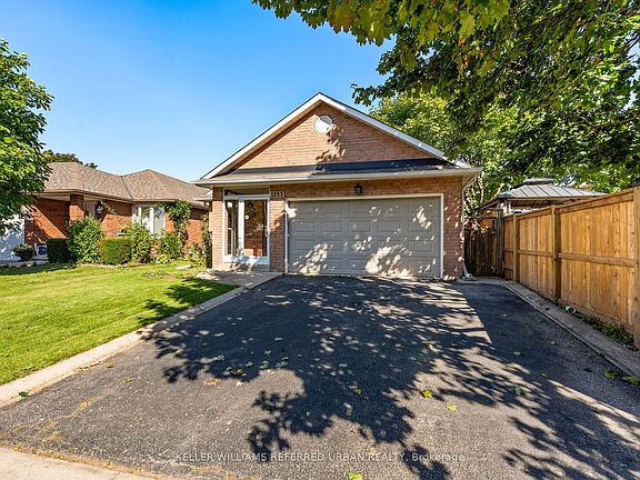 3rd image of 1253 Thorpe Rd