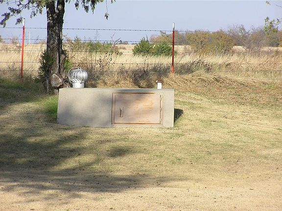 3rd image of 13657 Oak Hill Dr