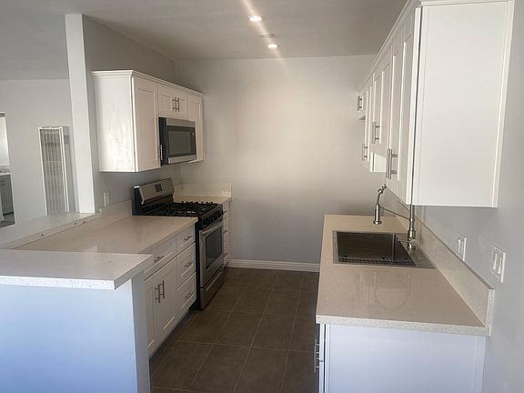 4th image of 1223 N Kingsley Dr #5