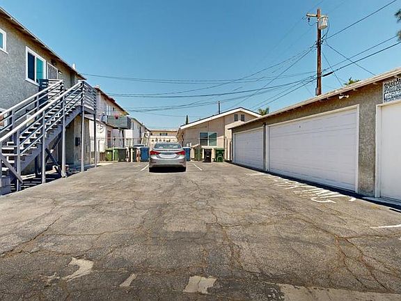 4th image of 7410 Vineland Ave
