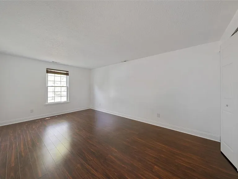 8906 Trotter Ln — Photo 9