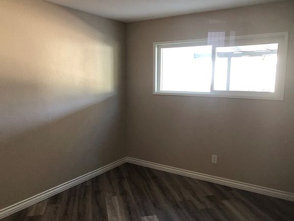 4th image of 24266 Groven Ln