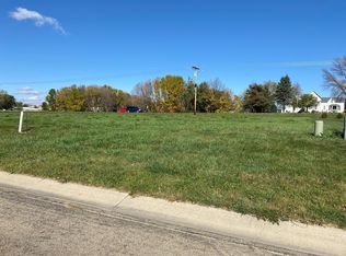 2081 Paradise Rd, Albert Lea, MN 56007