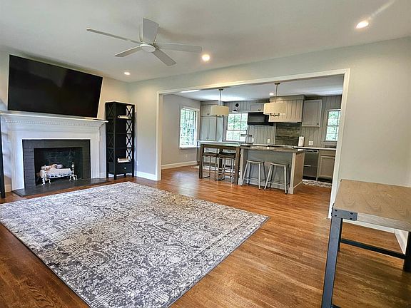 2nd image of 1039 Ardmore Dr