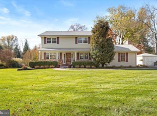1 Currier Way, Ewing, NJ 08628