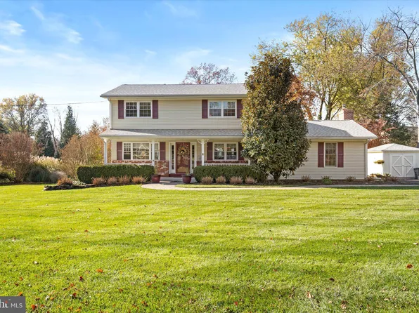 1 Currier Way, Ewing, NJ 08628