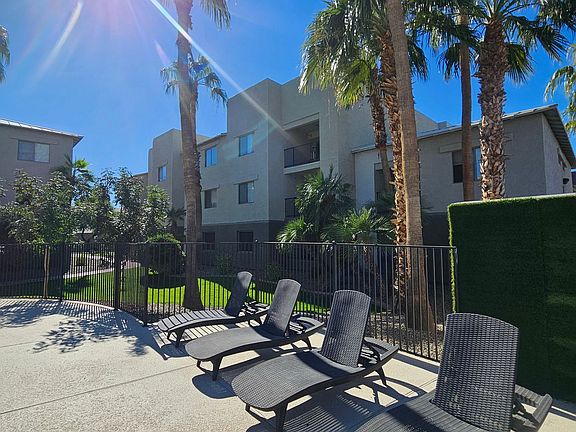 2nd image of 1207 E 8th St APT 314