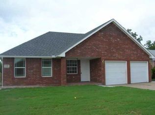 1101 N Lawton, Moore, OK 73170